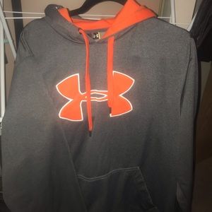 Men’s XL under armour hoodie